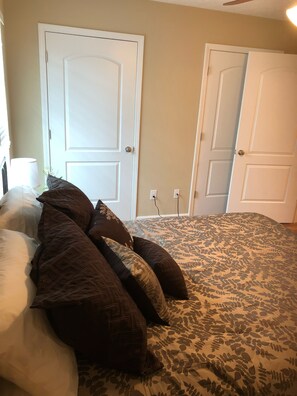 1 soverom, strykejern/-brett, wi-fi og sengetøy