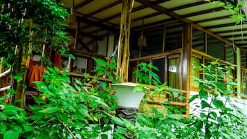 Family Cabin | Interior entrance
