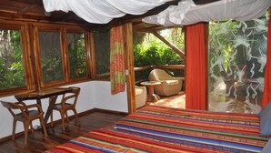 Free WiFi, bed sheets - Hosteria Mandala (Puerto Lopez)