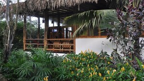 Family Cabin | Garden view - Hosteria Mandala (Puerto Lopez)