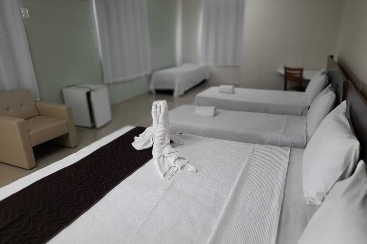 Standard Apartment | Bathroom | Shower, free toiletries, bidet, towels