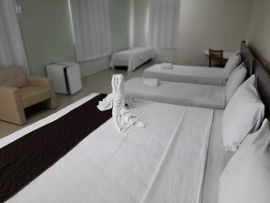 Standard Apartment | Bathroom | Shower, free toiletries, bidet, towels - Primme Hotel (Aracaju)