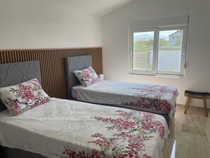 4 bedrooms, iron/ironing board, travel cot, free WiFi