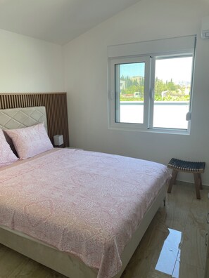 4 chambres, fer et planche à repasser, lit parapluie, Wi-Fi gratuit