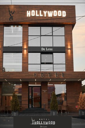 Exterior - Hollywood De Luxe Hotel (Krasnodar)