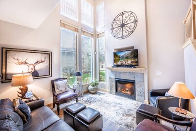 Kimball Junction Townhome - 10 Minutes to Skiing at Canyons, Walk to Dining, Shopping & Free Shuttle