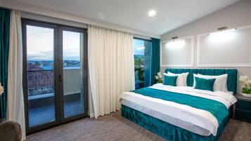 Habitación Deluxe doble | Ropa de cama de alta calidad, minibar, escritorio