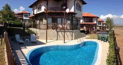 BEAUTIFUL DETACHED VILLA WITH PRIVATE SWIMMING POOL, BULGARIA