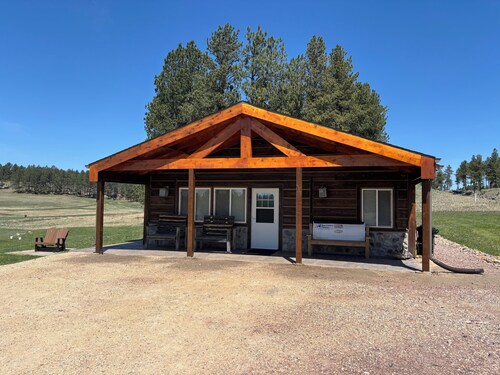 On the Mickelson Trail: Log Home Perfect for families