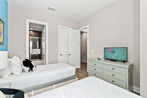 4 bedrooms, iron/ironing board, WiFi, bed sheets