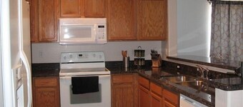 Vastikään remontoitu koti Johnson Ranch Golf yhteisössä