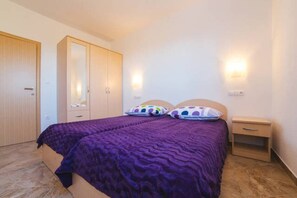 4 bedrooms, WiFi - House for rest!!!!... (Knezovici)