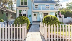 Exterior - Victorian Charm + BBQ Yard | Paso Robles Wine Country | Vacations on Vine (Paso Robles)