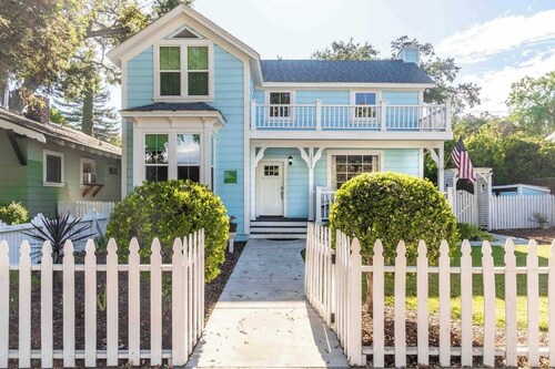 Victorian Charm + BBQ Yard | Paso Robles Wine Country | Vacations on Vine