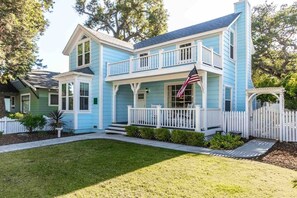 Exterior - Vacations on Vine--Your Perfect Paso Robles Destination in Downtown! (Paso Robles)