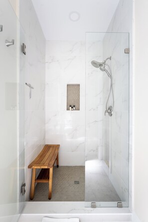 Bathtub, hair dryer