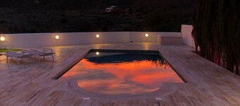 Luxury 4 Bed ensuite villa|Heated private pool | 5 mins walk to beach| Sea Views