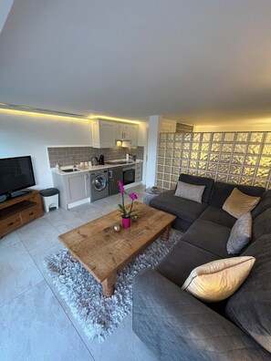 Téléviseur connecté, foyer, jeux vidéo