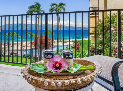 Gorgeous Ocean Views, Island Charm - Hololani B201- Beach gear included