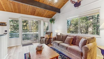 Televisie en een open haard