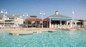 Piscine couverte, piscine extérieure