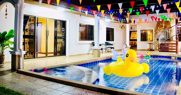 Outdoor pool, a heated pool
