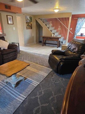 Interior - 5 minute walk to Old Town Plaza, Great location for your, Family Sized home (Albuquerque)