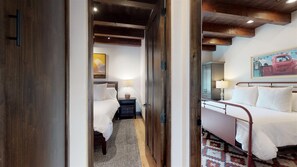 Maison (Delgado C4) | 2 chambres, lit de bébé, accès au Wi-Fi (inclus)