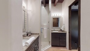 House (Delgado C4) | Bathroom - Delgado C4 (Santa Fe)