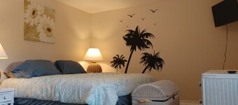 Beaches, Newly Renovated, Bring your flip flops!