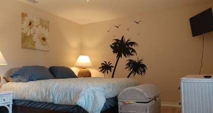 Beaches, Newly Renovated, Bring your flip flops!
