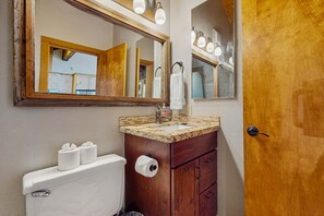 Gratis toalettartiklar, hårtork och handdukar