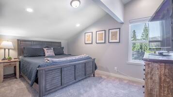 4 bedrooms, travel crib, free WiFi, bed sheets