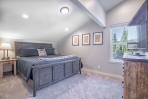 4 bedrooms, travel crib, free WiFi, bed sheets