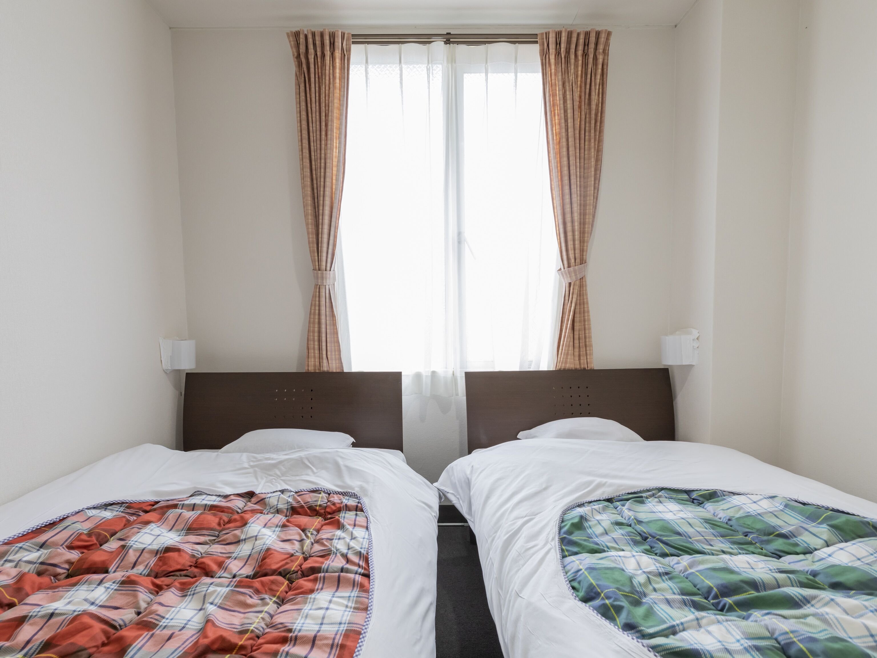 Twin Room | In-room safe, free WiFi, bed sheets