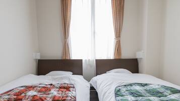 Twin Room | In-room safe, free WiFi, bed sheets