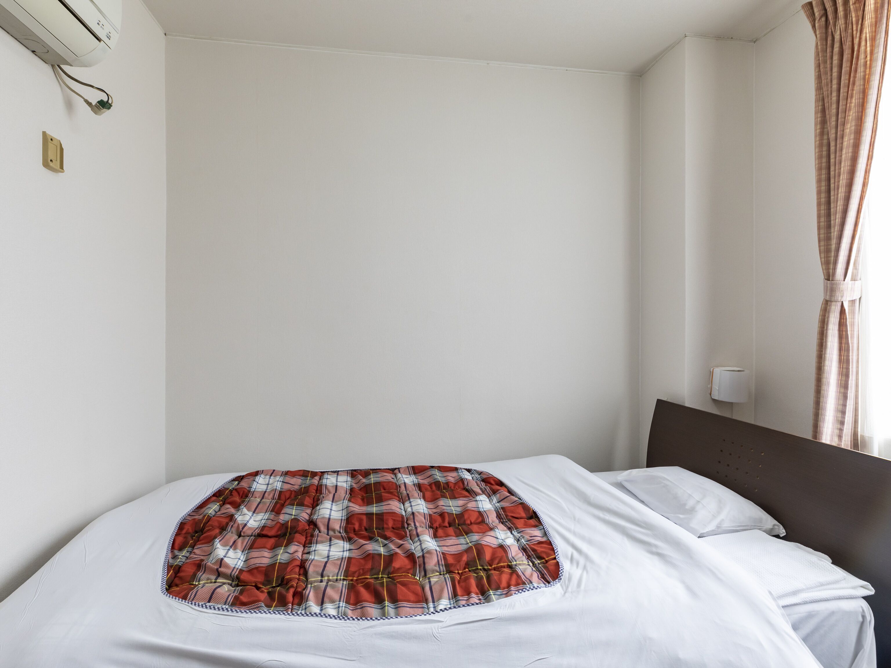 In-room safe, free WiFi, bed sheets