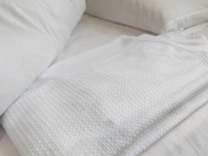 Kahden hengen huone (kaksi sänkyä) | Tallelokero huoneessa, ilmainen Wi-Fi, vuodevaatteet