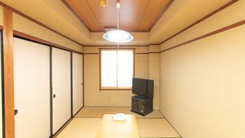 Chambre Tradition, salle de bains commune (JPN Style, 2 Guests, Shared Toilet) | Coffres-forts dans les chambres, Wi-Fi gratuit, draps fournis
