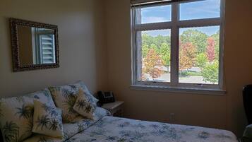 Fer et planche à repasser, Wi-Fi gratuit, draps fournis