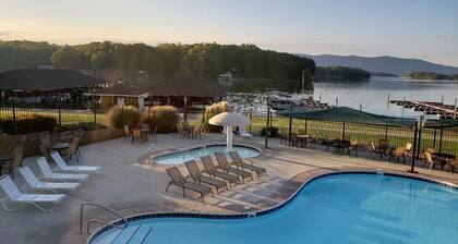 Smith Mountain Lake Studio Suite/ Pools, Gym, etc