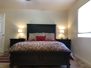 3 عدّة غرف نوم ومكواة/لوح كي وسرير سفر وواي فاي مجانًا