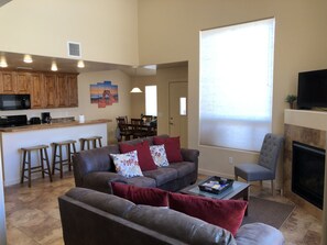 تلفزيون ذكي، مدفأة، مشغل دي في دي