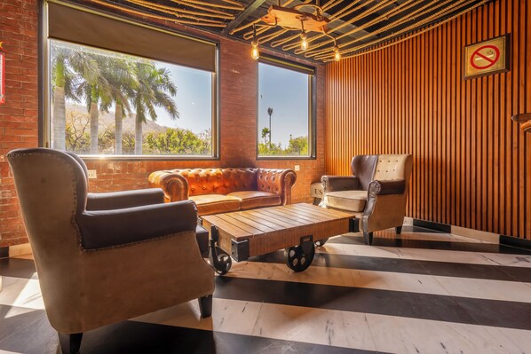 Garden - Hotel Chandrawati Palace (Abu Road)