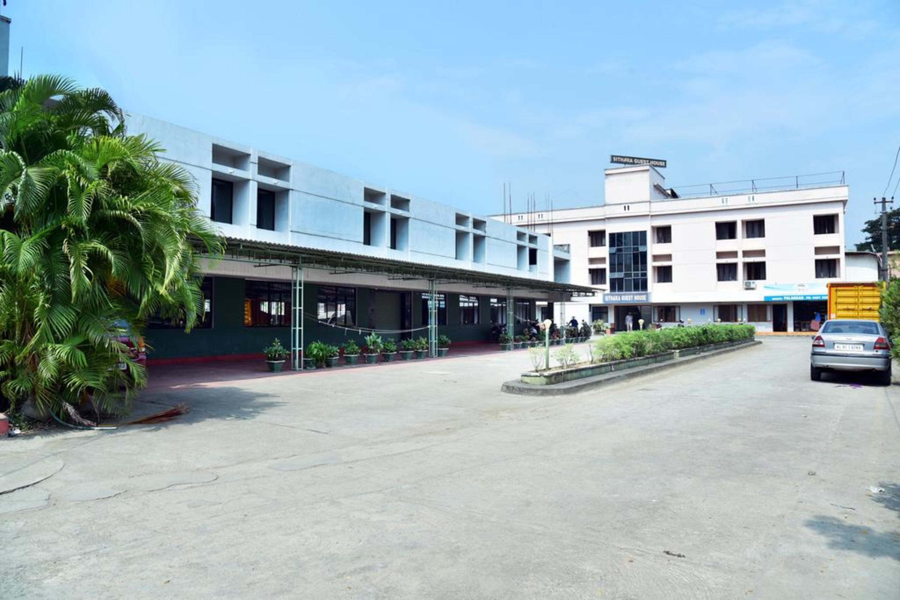 المنشأة من الخارج