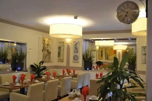 Daily buffet breakfast for a fee - CityMax am Dom (Cologne)