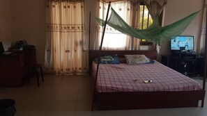 Minibar, desk, free WiFi, bed sheets