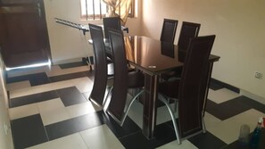 Daily continental breakfast (XOF 2500 per person)