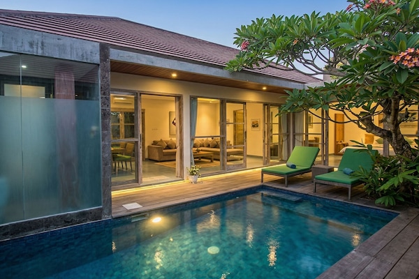 Vila, 2 quartos, piscina particular | Fachada