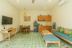 In-room dining - Sari Dana Villas (Denpasar)